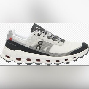 On Cloudvista Women’s Shoes size 8